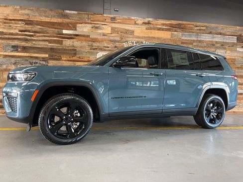 New 2026 Jeep Grand Cherokee L Limited AWD/4WD image 16