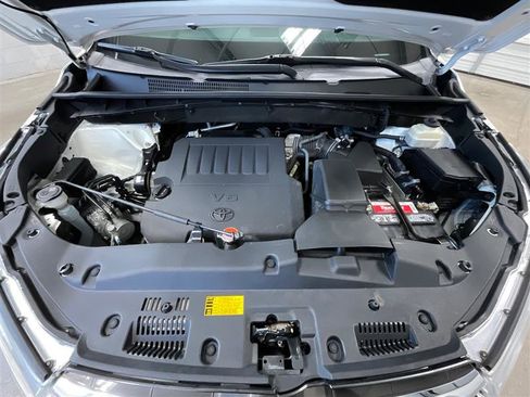 Used 2016 Toyota Highlander Limited image 33