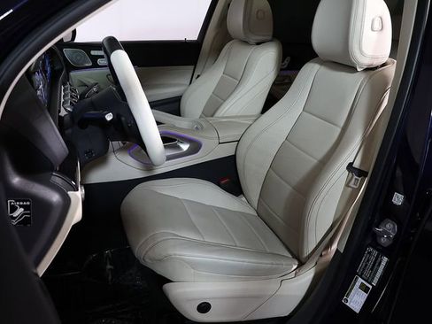 Used 2020 Mercedes-Benz GLS 450 4MATIC image 4