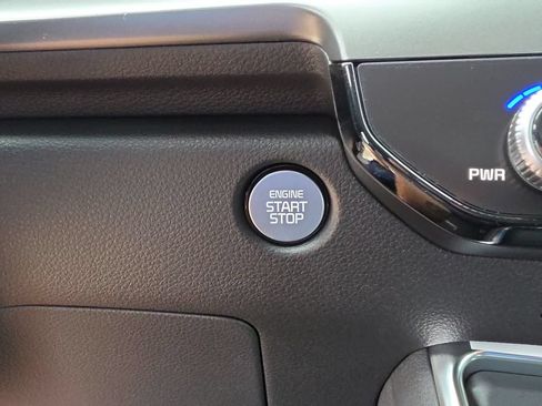 New 2026 Kia Carnival SX w/ SX Dark Edition Package FWD image 29