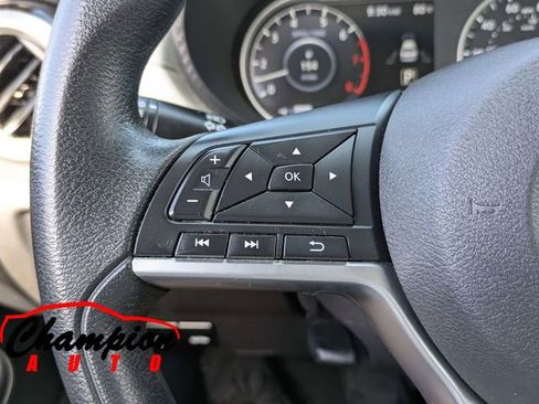 Used 2021 Nissan Versa SV FWD image 25