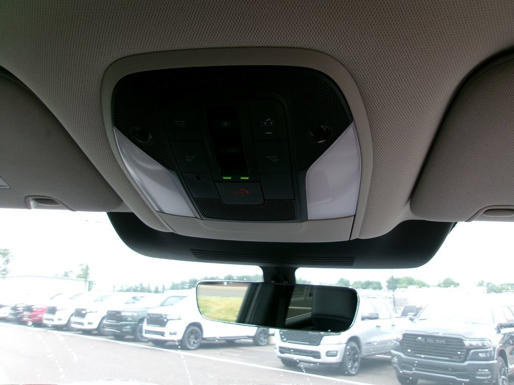 Used 2023 INFINITI QX60 Luxe AWD/4WD image 20