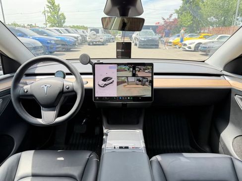 Used 2023 Tesla Model Y 2WD image 18