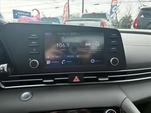 Used 2023 Hyundai Elantra SEL image 12