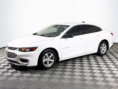 Used 2018 Chevrolet Malibu LS image 4