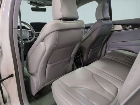 Certified 2022 Lincoln Nautilus Reserve w/ Equipment Group 202A image 28