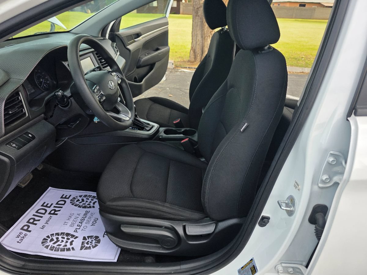 Used 2019 Hyundai Elantra SE w/ Cargo Package FWD image 11