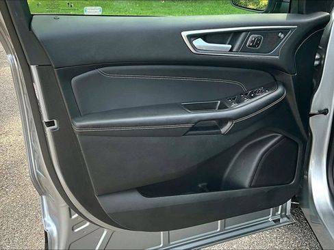 Used 2024 Ford Edge Titanium image 24