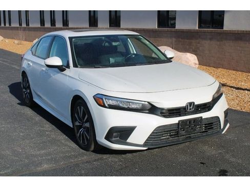 Used 2022 Honda Civic EX image 2