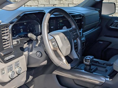 Used 2022 Chevrolet Silverado 1500 ZR2 w/ Technology Package image 15