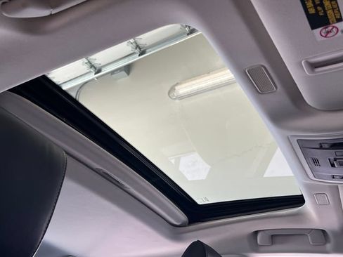 Used 2021 Lexus ES 300h w/ Accessory Package FWD image 56