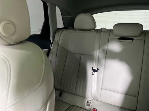 Used 2019 Audi e-tron Prestige image 12