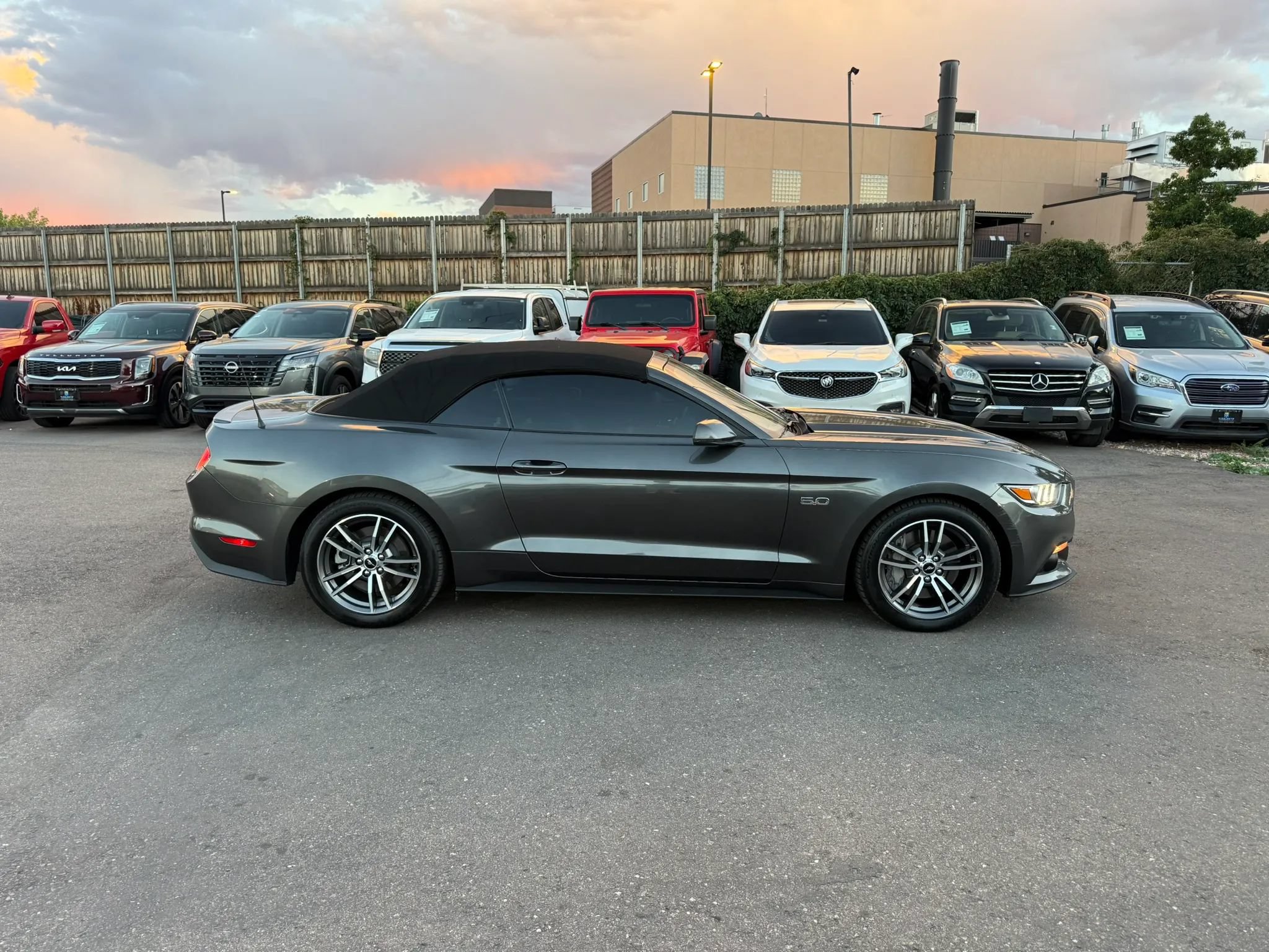 Used 2016 Ford Mustang GT Premium w/ Equipment Group 401A RWD image 8