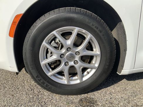 Used 2023 Chrysler Voyager LX FWD image 19