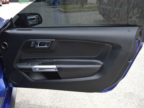 Used 2016 Ford Mustang Coupe RWD image 18