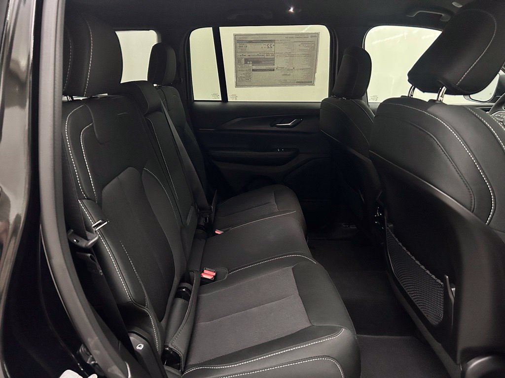 New 2027 Jeep Grand Cherokee Laredo AWD/4WD image 15