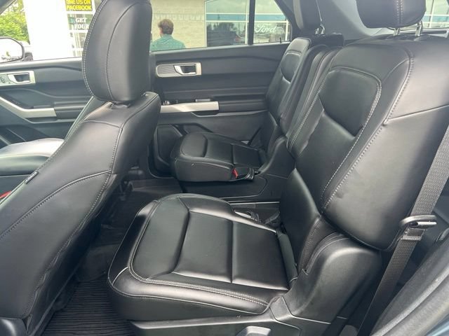 Used 2024 Ford Explorer XLT w/ Equipment Group 202A AWD/4WD image 19