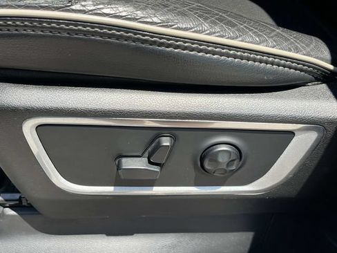 Used 2019 RAM 1500 Laramie w/ Sport Appearance Package AWD/4WD image 33