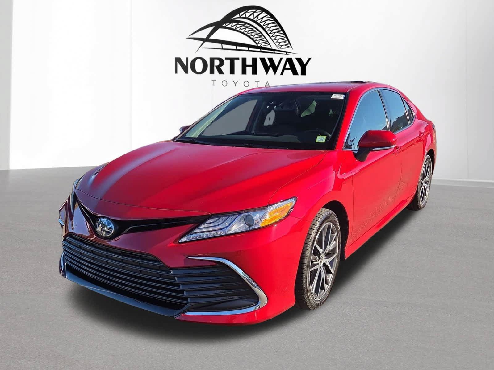 Used 2023 Toyota Camry XLE FWD image 8