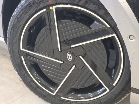 New 2026 Hyundai Ioniq 5 Limited image 24