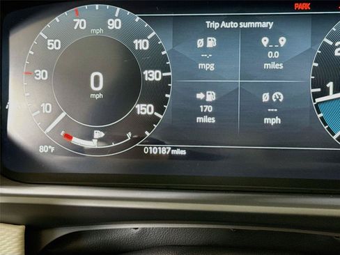 Used 2025 Land Rover Discovery Dynamic SE AWD/4WD image 18