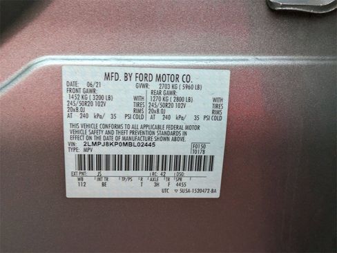 Used 2021 Lincoln Nautilus Reserve image 25