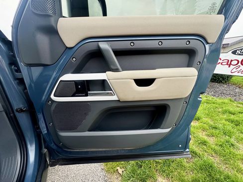 Used 2020 Land Rover Defender 110 SE image 37