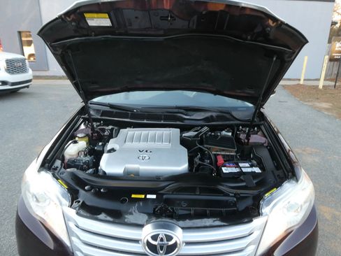Used 2011 Toyota Avalon Limited image 37