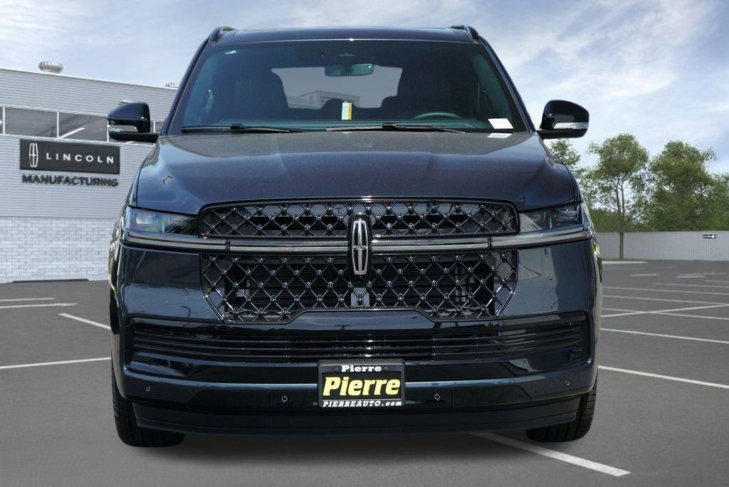New 2026 Lincoln Navigator Reserve w/ Jet Appearance Package AWD/4WD image 5