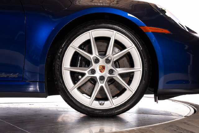Used 2025 Porsche 911 Targa 4 GTS AWD/4WD image 12