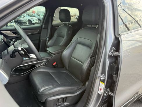 Used 2023 Jaguar F-PACE S image 11