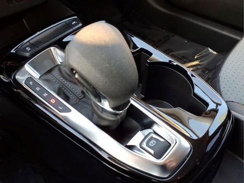 Used 2024 Chevrolet Trax LT w/ Driver Confidence Package FWD image 23