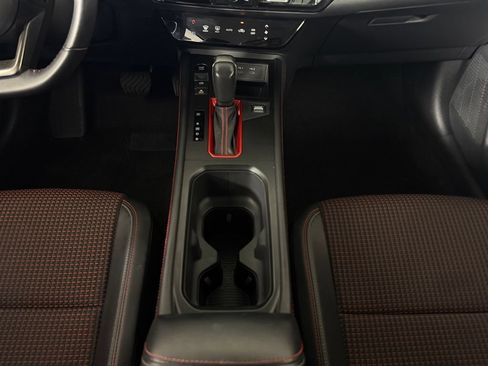 Used 2025 Nissan Kicks SR FWD image 16