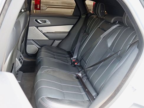 Used 2018 Land Rover Range Rover Velar R-Dynamic SE image 29