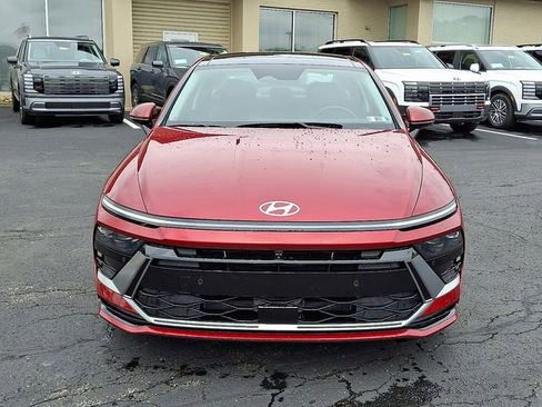 Certified 2025 Hyundai Sonata Limited FWD image 2