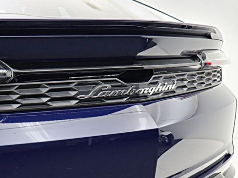 Used 2025 Lamborghini Urus SE AWD/4WD image 5