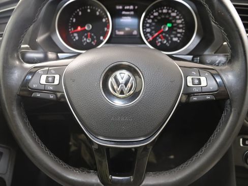 Used 2018 Volkswagen Tiguan SEL w/ 3rd Row Seat Package image 39