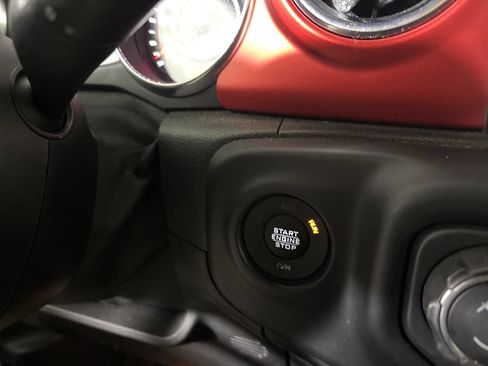 Used 2020 Jeep Gladiator Rubicon AWD/4WD image 23