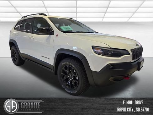 Used 2022 Jeep Cherokee Trailhawk w/ Trailer Tow Group AWD/4WD image 8