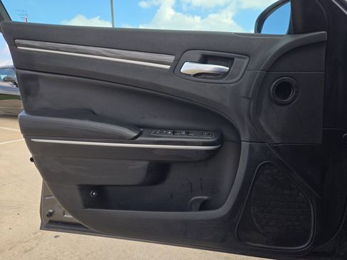 Used 2021 Chrysler 300 Touring w/ Sport Appearance Package image 19