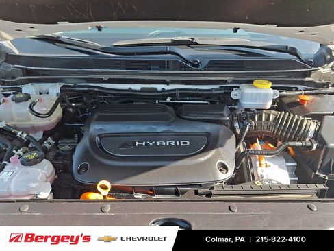 Used 2023 Chrysler Pacifica Touring-L FWD image 28
