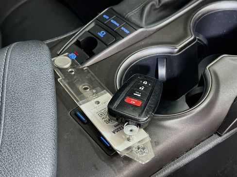 Used 2024 Toyota Camry XSE FWD image 33