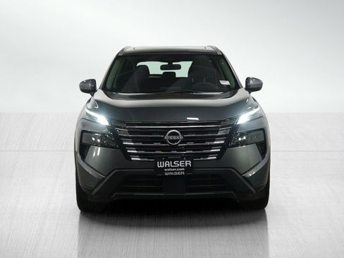 Used 2024 Nissan Rogue SV w/ SV Premium Package image 8