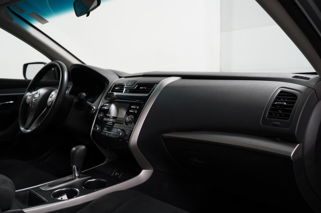 Used 2015 Nissan Altima 2.5 SV FWD image 21