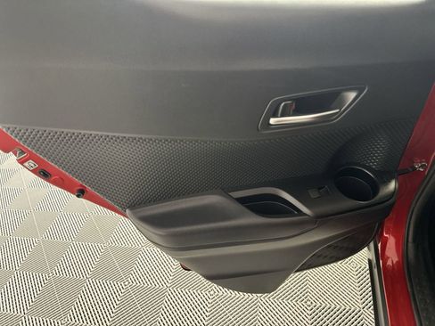 Used 2020 Toyota C-HR LE FWD image 30