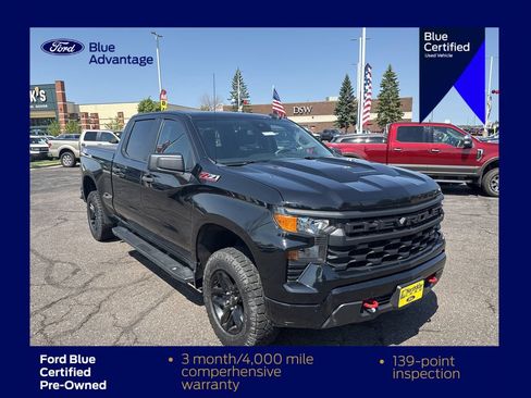 Used 2022 Chevrolet Silverado 1500 Custom Trail Boss w/ LPO, Dark Essentials Package AWD/4WD image 5