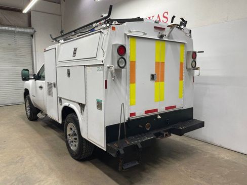 Used 2014 Chevrolet Silverado 3500 W/T image 10
