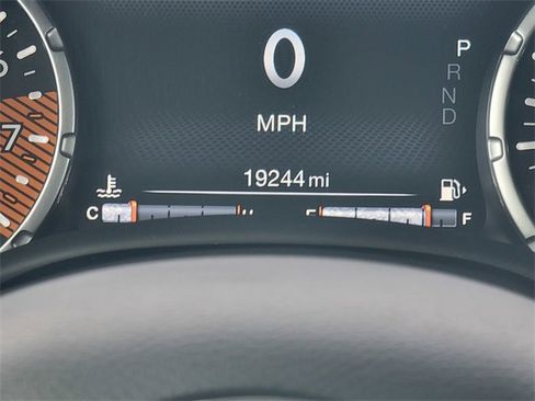 Certified 2023 Jeep Renegade Limited image 36