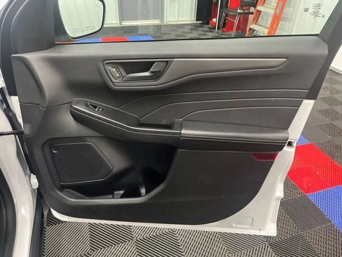 Used 2025 Ford Escape Active FWD image 11