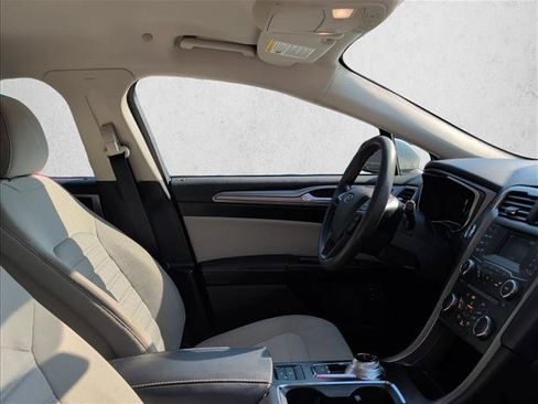 Used 2018 Ford Fusion S FWD image 27